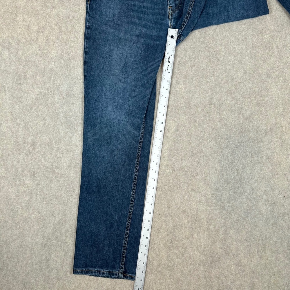 Levi's 514 Straight Fit Jeans Mens 36x32 Blue Medium Wash Denim - Picture 4 of 10